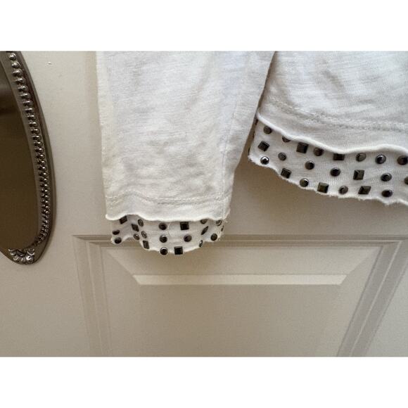 BKE Women's White Lightweight Long Sleeve Shirt With Studded Trim Large - Picture 4 of 5